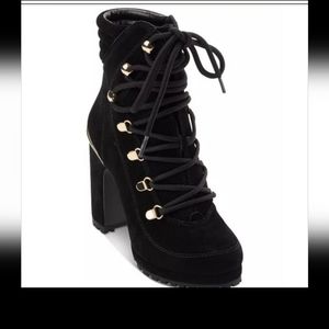 Brand New in box DKNY Lenni Lace Up Ankle Women's Boots Black Suede